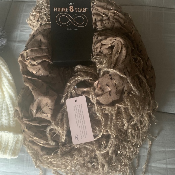 Scarf $8 hat $5 xl pj $12 - Picture 3 of 3